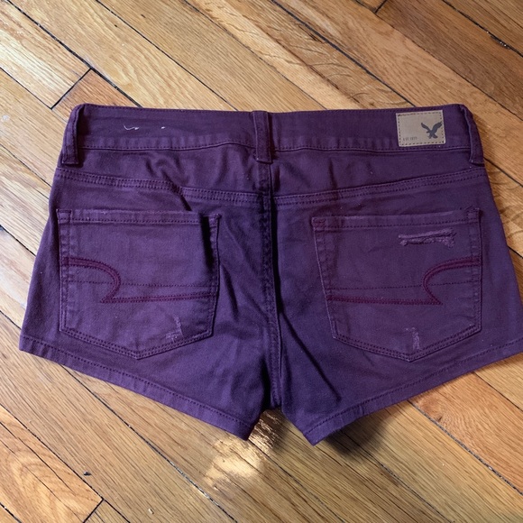 AEO Maroon "Shortie" Jean Shorts - Picture 2 of 8